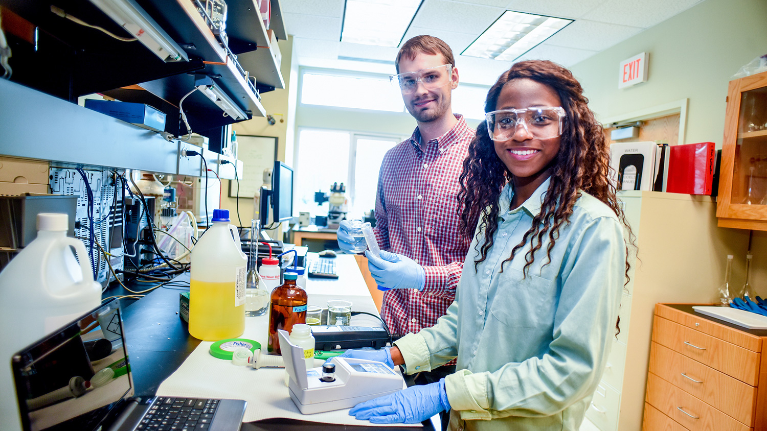 Students and faculty in the lab - Career Connections - College of Natural Resources at NC State University